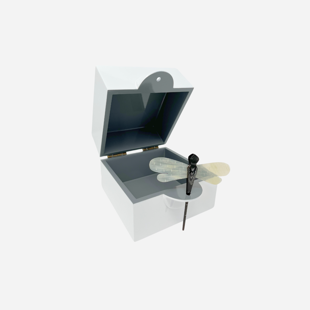 Lacquer Box "Dragonfly" in White - Small