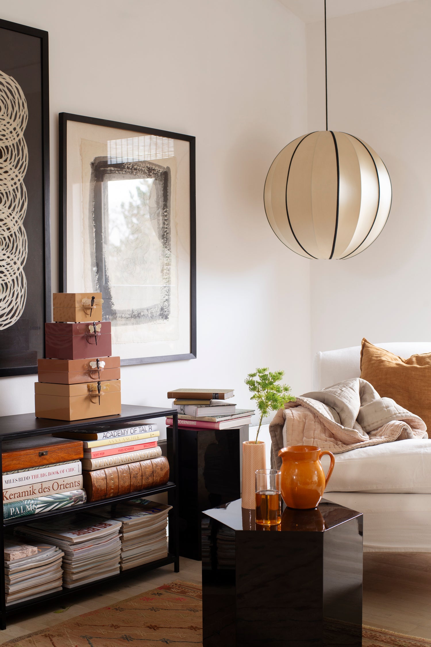 "Round XL" Lampshade in Classic Silk with Black Ribbon