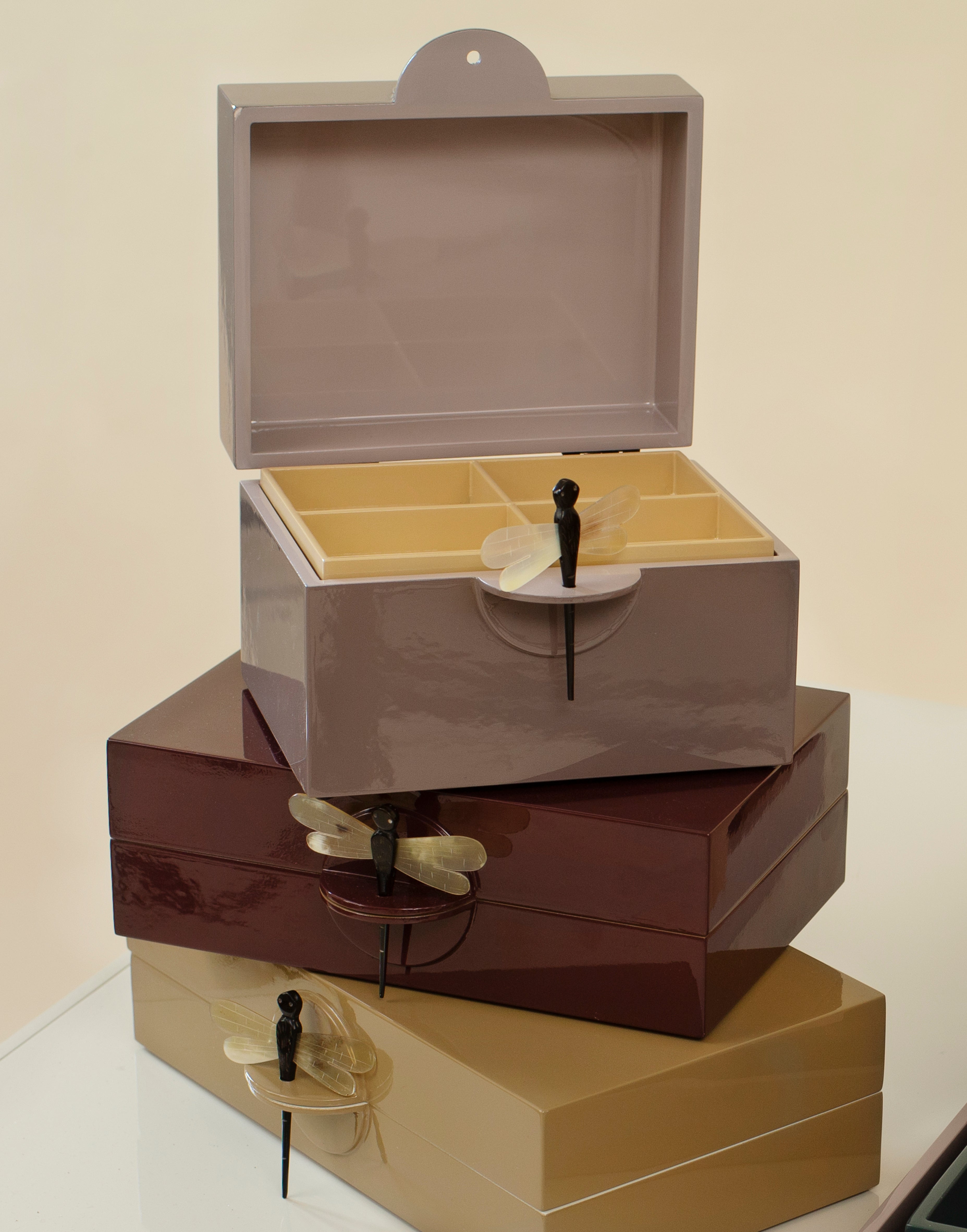 Lacquer Box "Dragonfly" in Bordeaux -Flat/Big