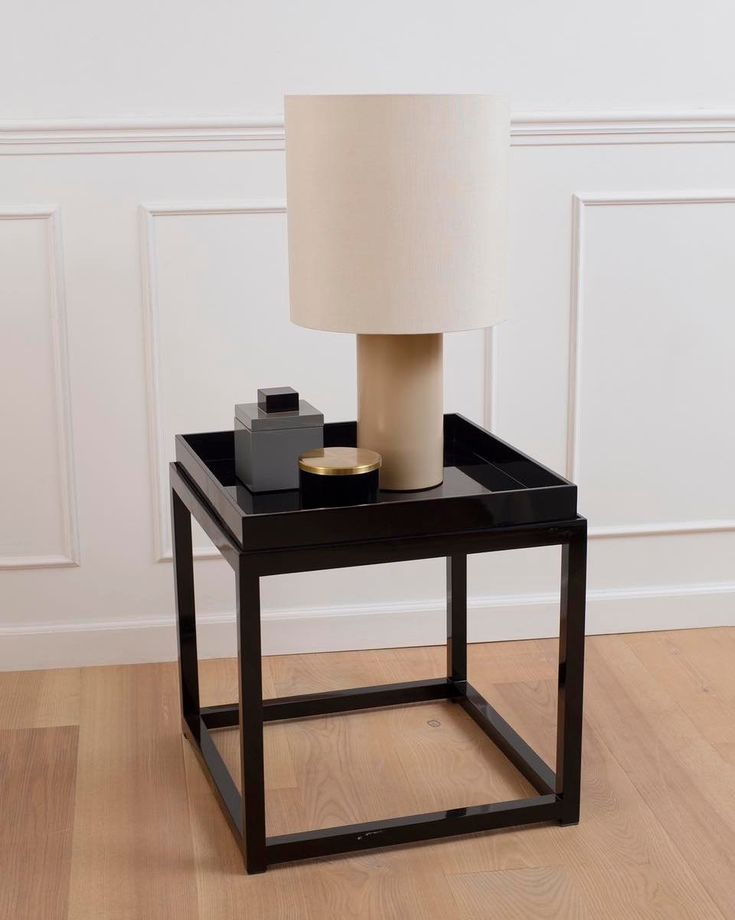 Lacquer Table with Tray _ Short